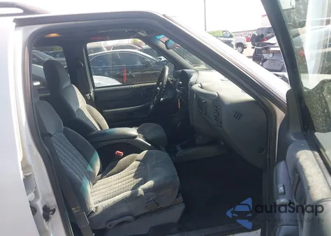 2001 Chevrolet Blazer Ls from USA, damaged, VIN 1GNDT13W112154101